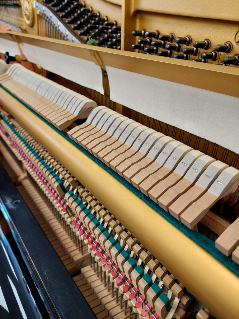 Yamaha U3H
