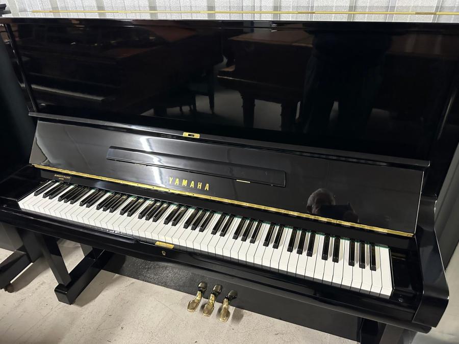 Yamaha U3H upright Piano in BLACK – Featured image – Roberts Pianos Oxford