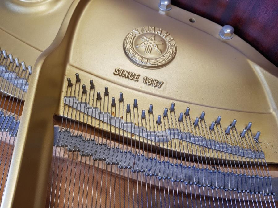 Yamaha G1 grand Piano in bright mahogany – Gallery image – Roberts Pianos Oxford
