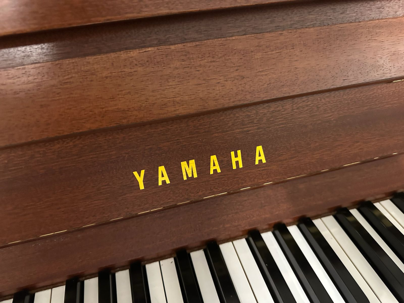 Yamaha M5J upright Piano in Mahogany – Gallery image – Roberts Pianos Oxford