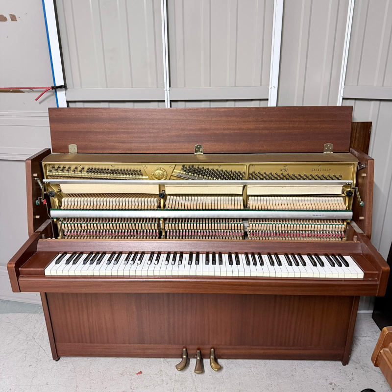Yamaha M5J upright Piano in Mahogany – Gallery image – Roberts Pianos Oxford