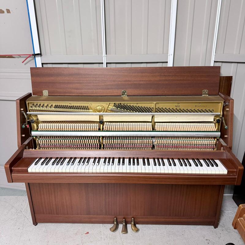 Yamaha M5J upright Piano in Mahogany – Gallery image – Roberts Pianos Oxford