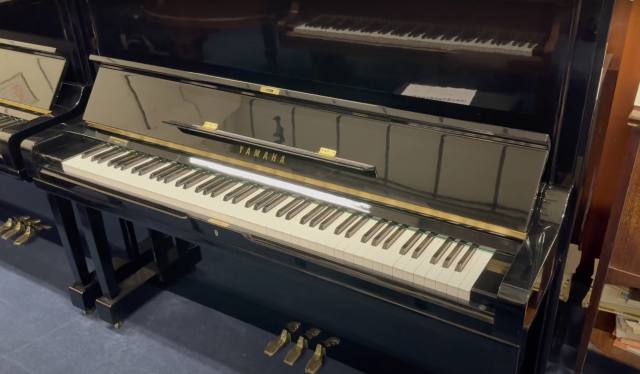 Yamaha U3H upright Piano in black polyester – Inventory thumbnail – Roberts Pianos Oxford