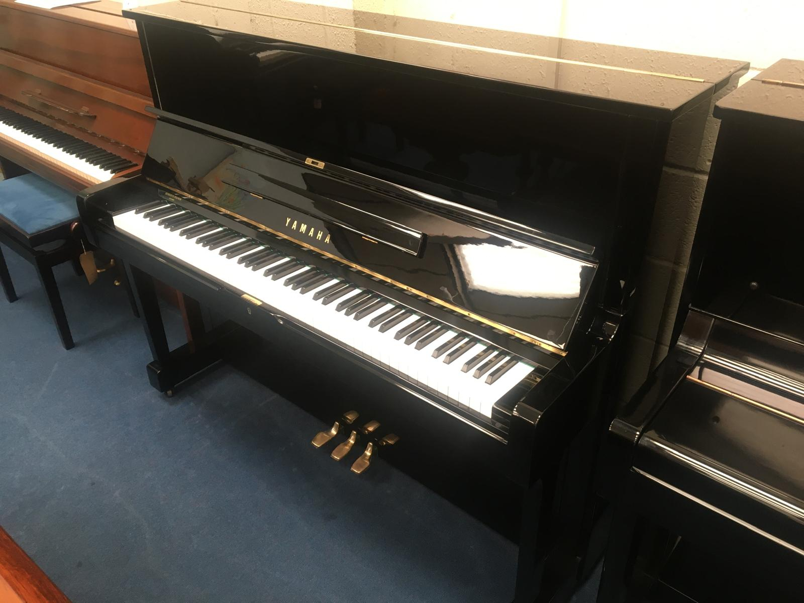 Yamaha U1G