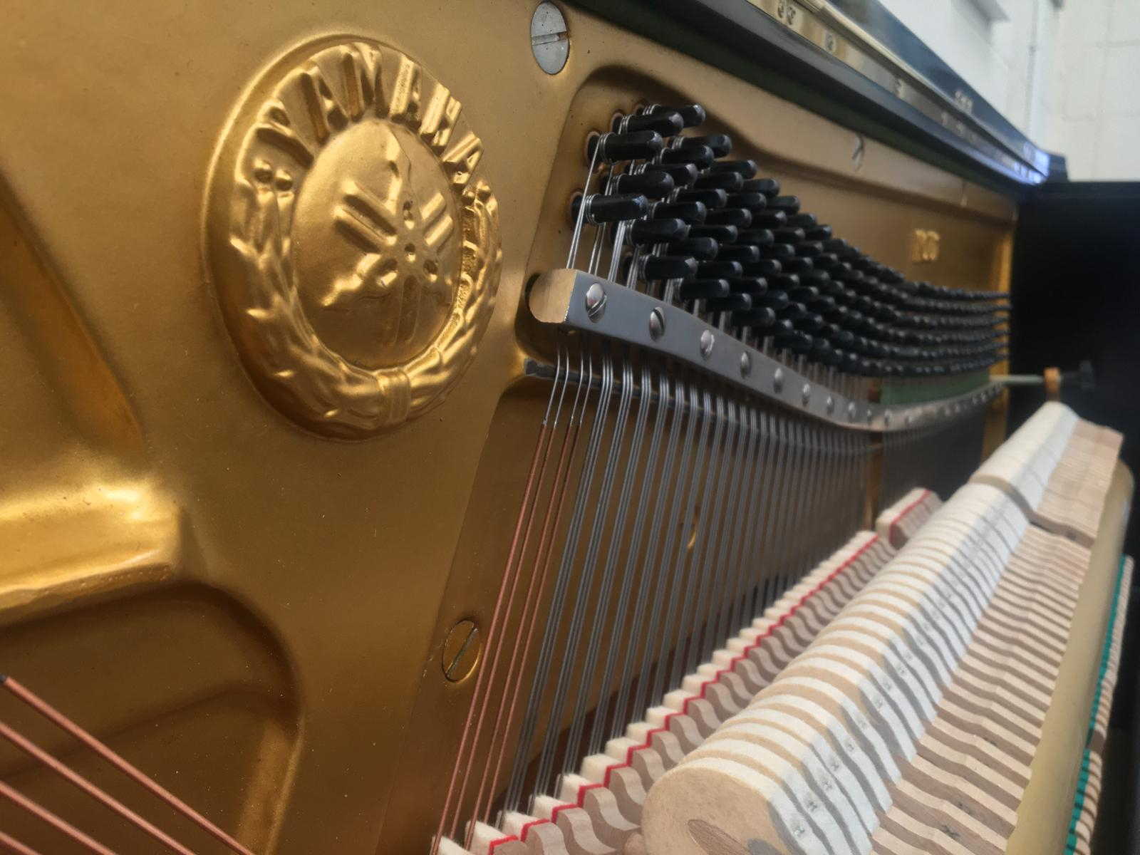 Yamaha U1G