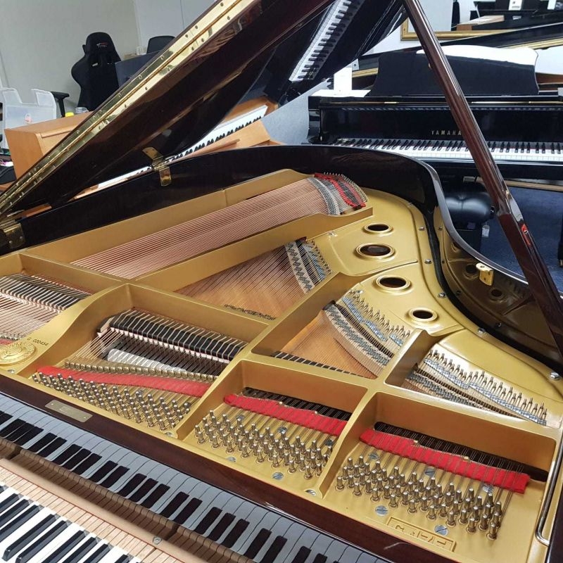 Young Chang G175 grand Piano in bright mahogany – Gallery image – Roberts Pianos Oxford