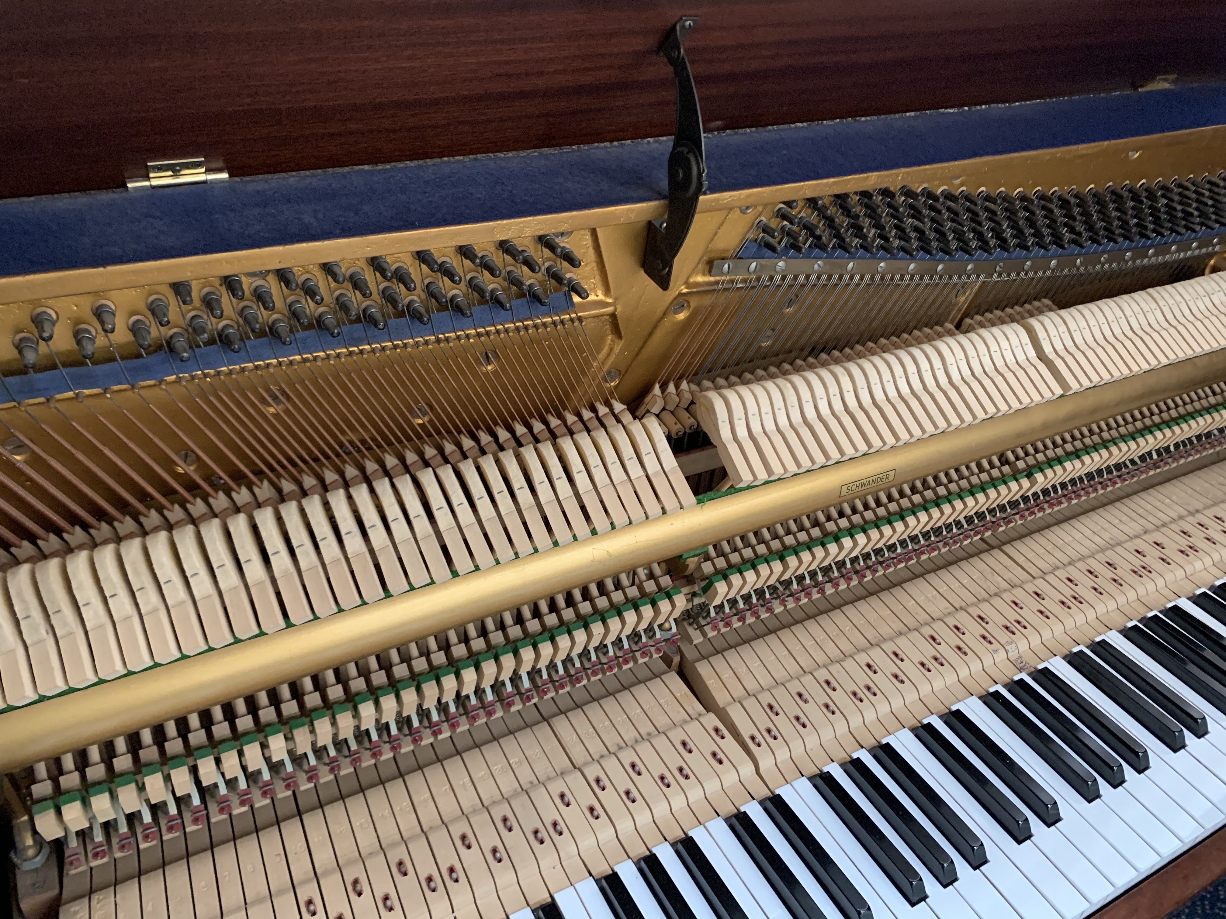 Zender upright Piano – Gallery image – Roberts Pianos Oxford