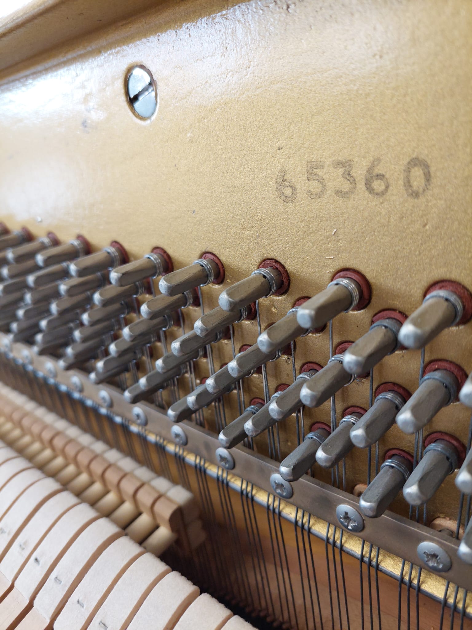 Knight K10 in Mahogany – Gallery image – Roberts Pianos Oxford