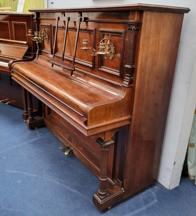 Piano detail