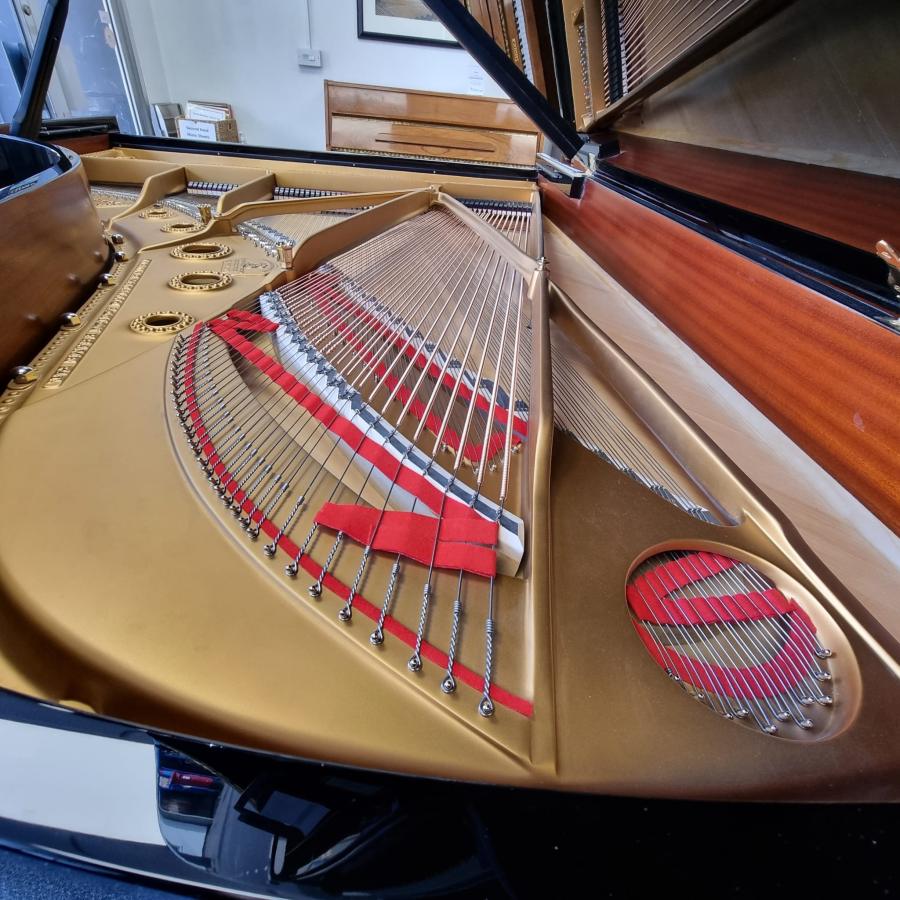 Steinway B grand Piano in black polyester – Gallery image – Roberts Pianos Oxford