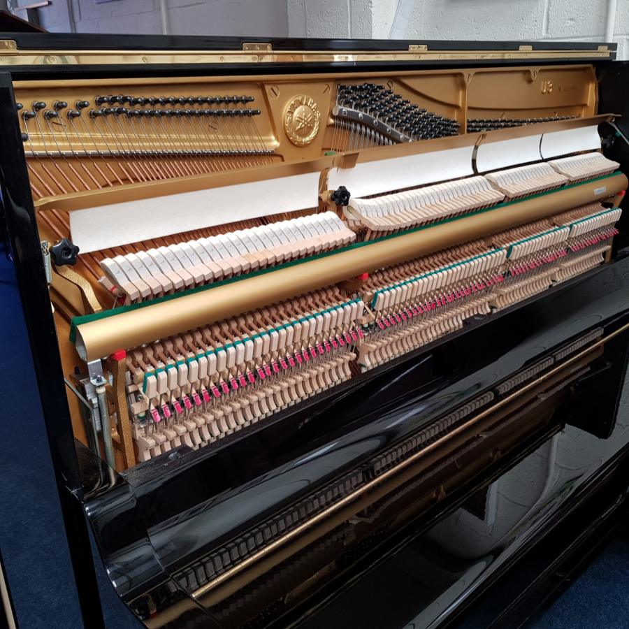 Yamaha U3M upright Piano in Black polyester – Gallery image – Roberts Pianos Oxford