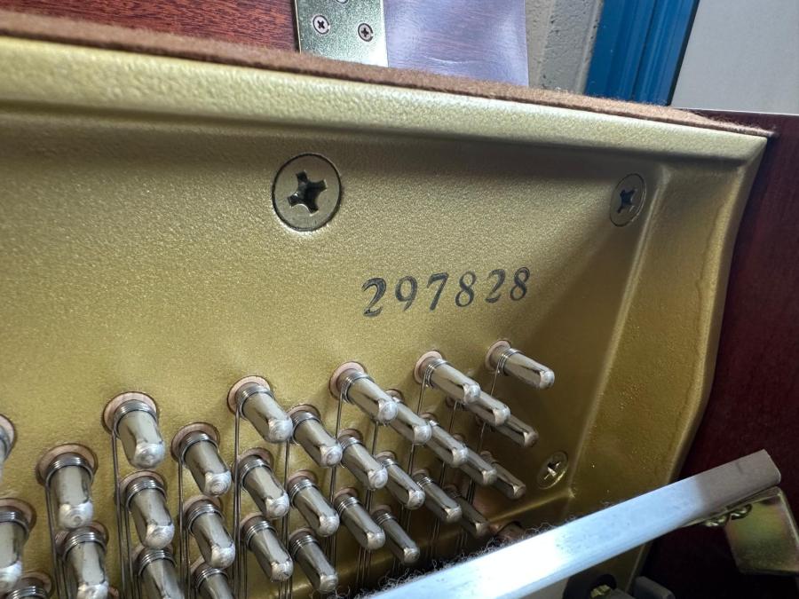 Kemble Oxford upright Piano in mahogany – Gallery image – Roberts Pianos Oxford