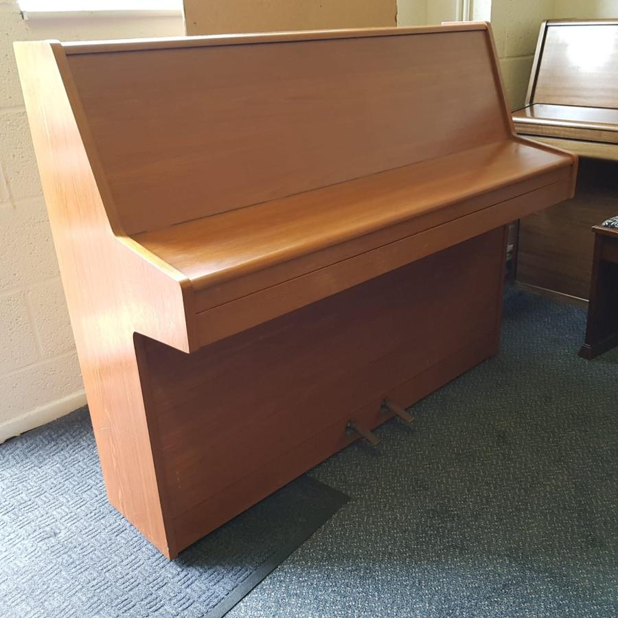 Kemble upright Piano in Teak – Gallery image – Roberts Pianos Oxford