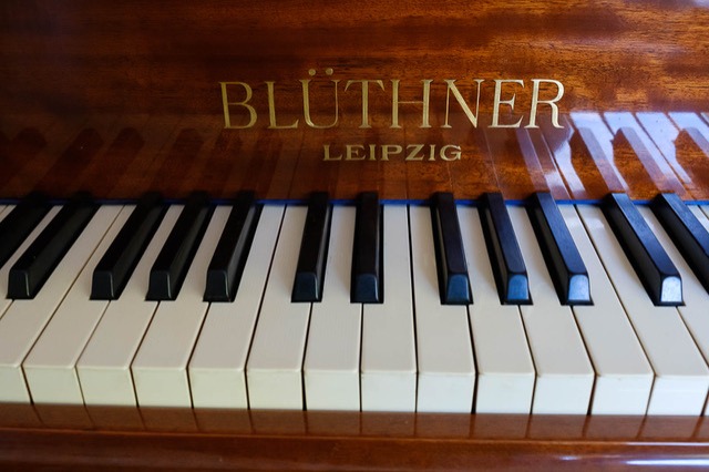 Bluthner IV Grand Piano in Black Gloss – Gallery image – Roberts Pianos Oxford
