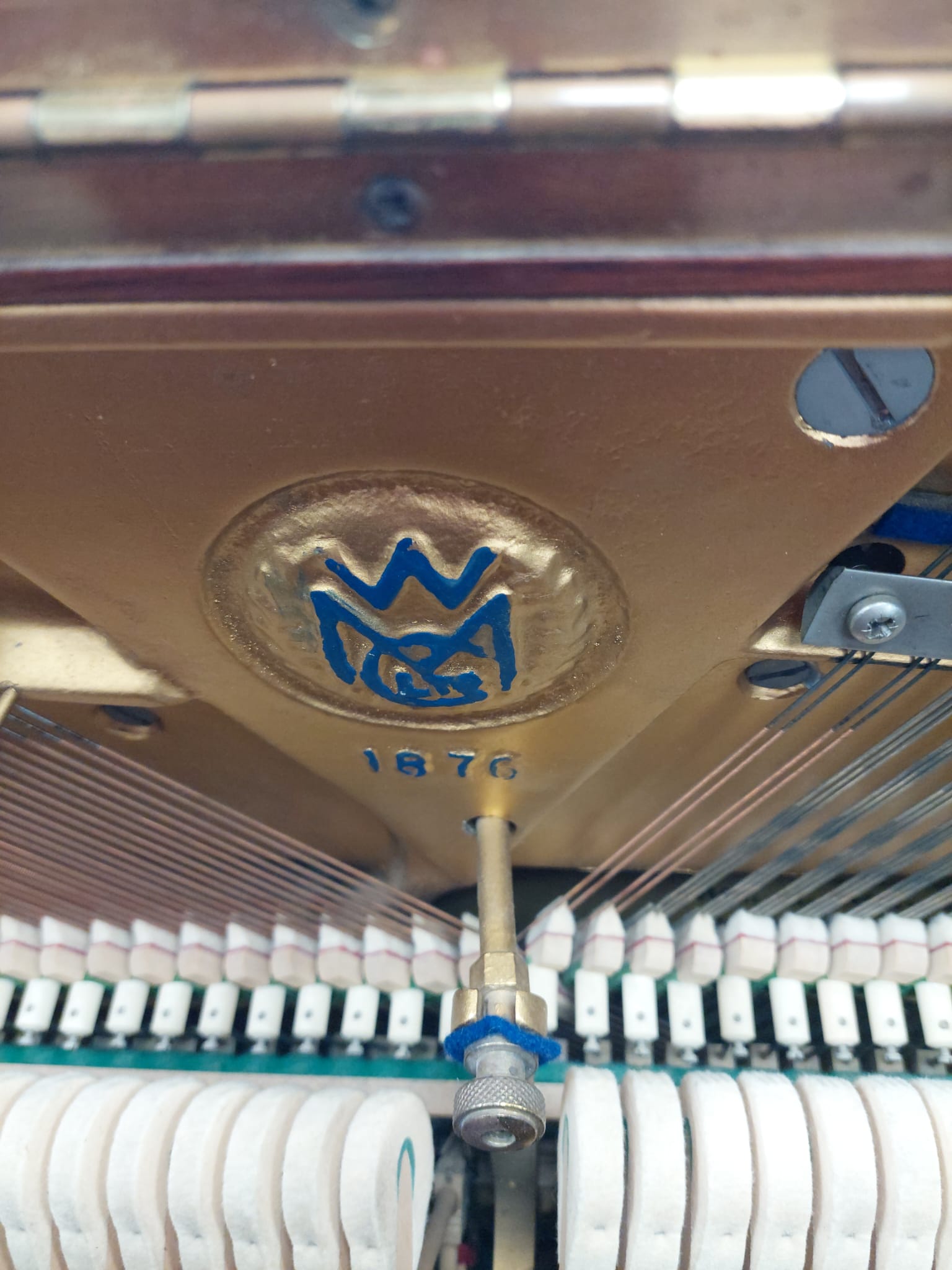 Welmar 110 Upright Piano in Mahogany – Gallery image – Roberts Pianos Oxford