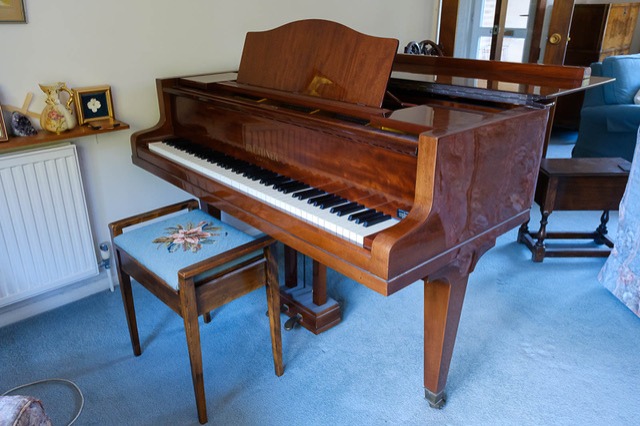 Bluthner IV Grand Piano in Black Gloss – Gallery image – Roberts Pianos Oxford