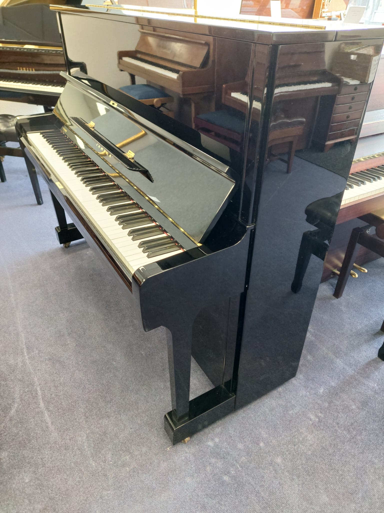 Yamaha U1F Upright Piano in Black Polyester – Similar instrument – Roberts Pianos Oxford