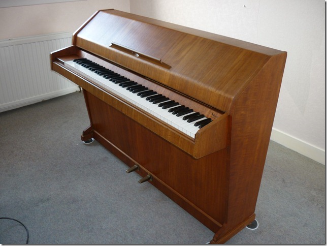 Eavestaff piano