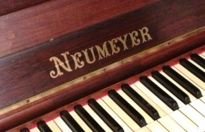Neumeyer piano