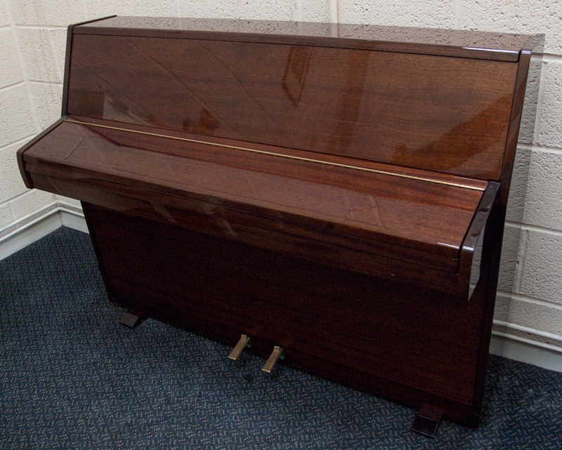 Sold Zender piano