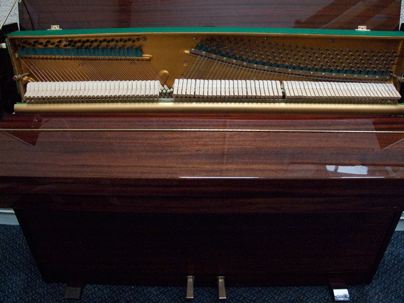 Sold Zender piano