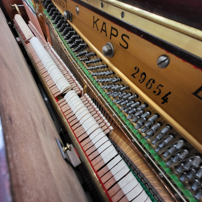 Sold Kaps piano