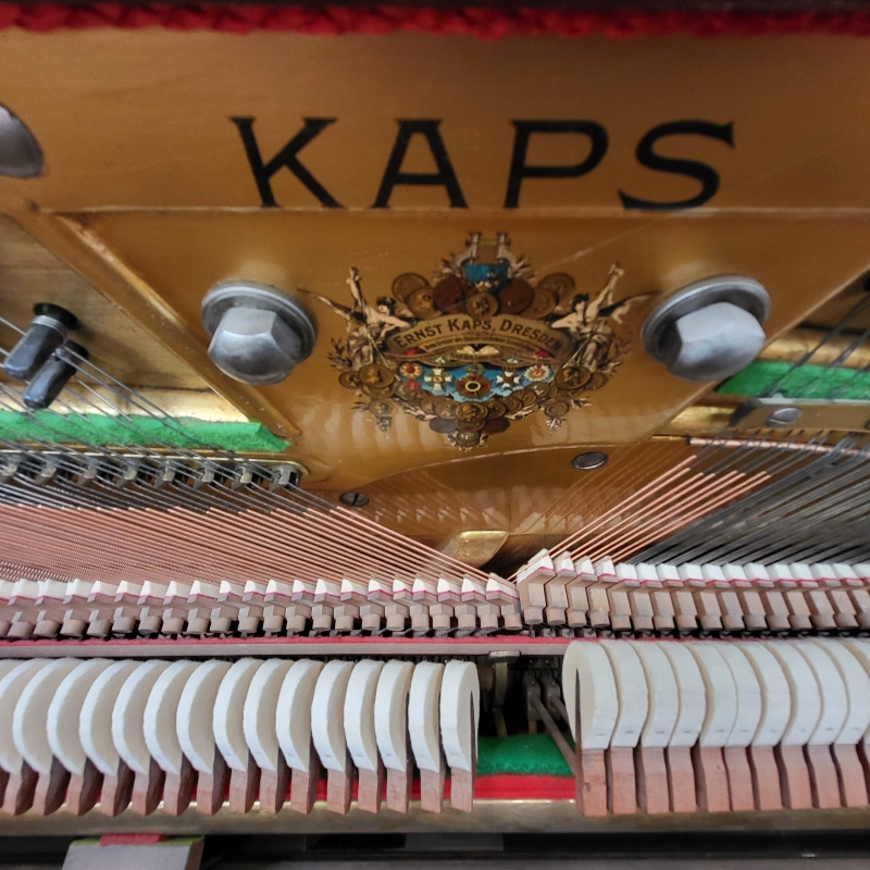 Sold Kaps piano