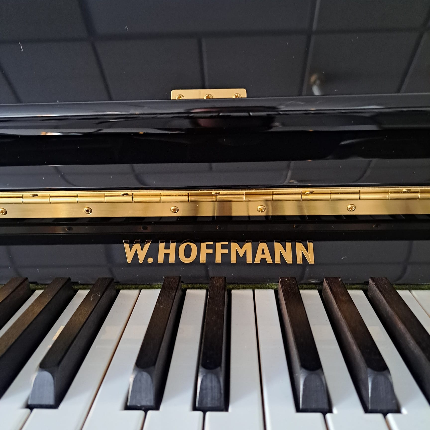 Sold Hoffmann piano